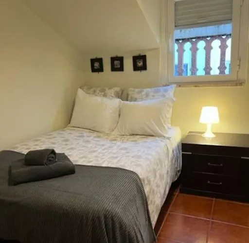 3 Bedrooms In Campolide - 60 1b Apartament *